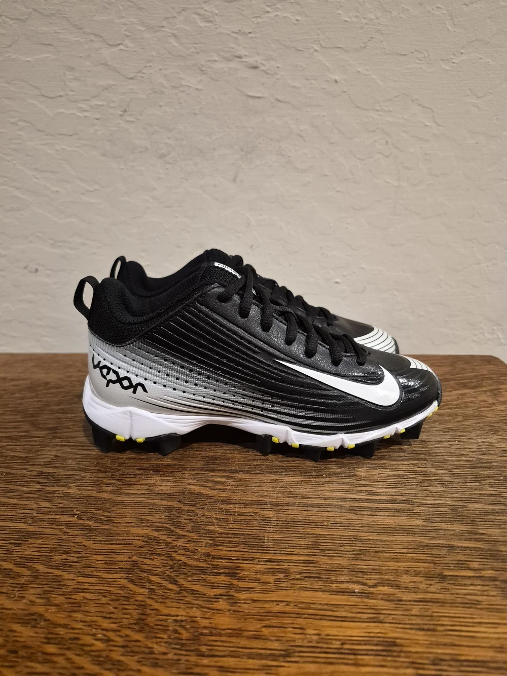 Nike Vapor Keystone 2 Low Athletic Baseball Cleats  Boy's Size US 1Y